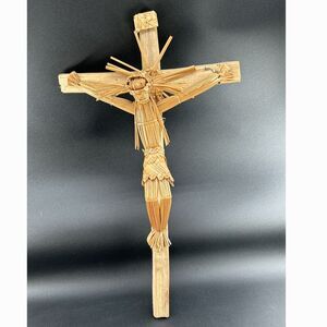 VTG Woven Natural Straw, Crucifix, Handwoven Mexican Folk Art, 19"L x 12"W x 3"D